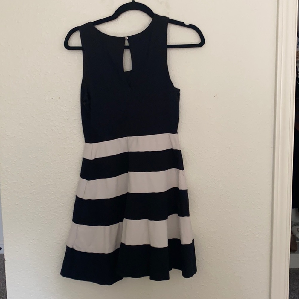 Express dress black and white XS